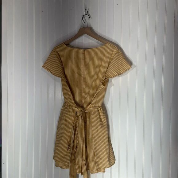 Showpo Mustard Stripe Playsuit Romper US 12 NWT Deep V Belted Summer Cottagecore - Picture 3 of 7